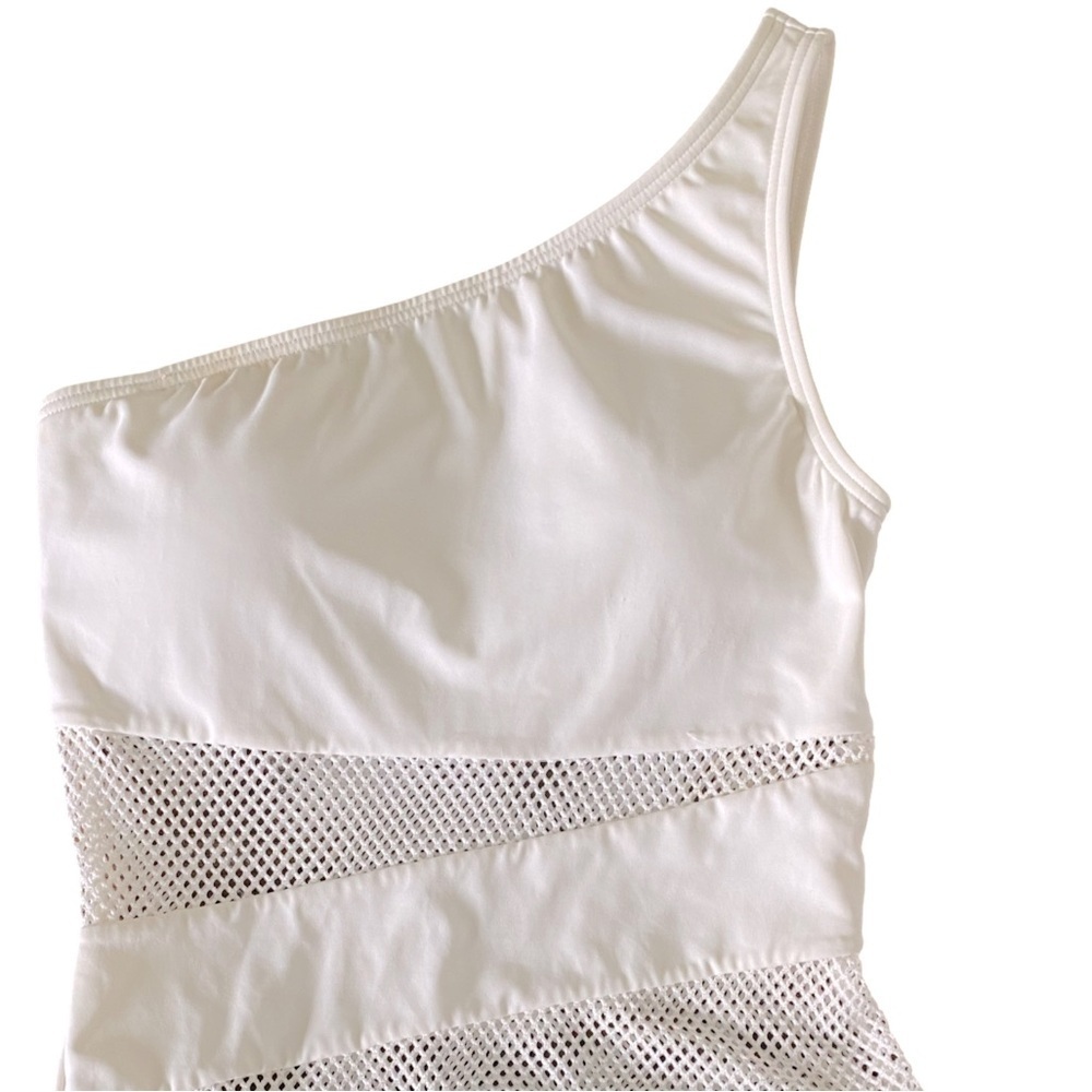 Carmen Marc Valvo Swimsuit - 6 white , one shoulder design - Picture 2 of 5